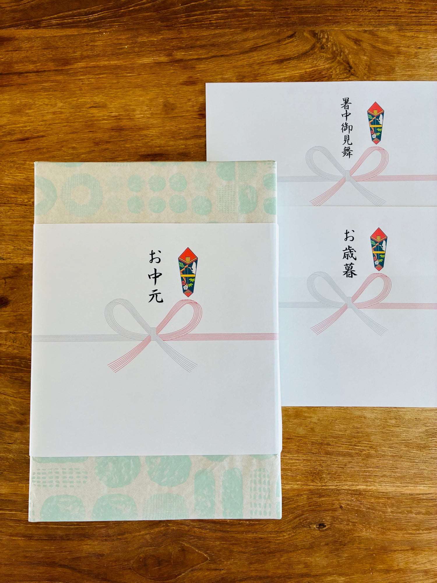 贈り物、ギフト対応：のし紙＋包装のイメージ